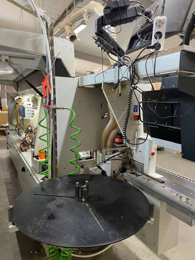 Кромкооблицовочный станок AKRON 1440A BIESSE