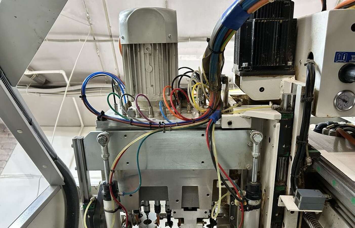 Сверлильно-пазовальный центр с ЧПУ SCM Cyflex F900