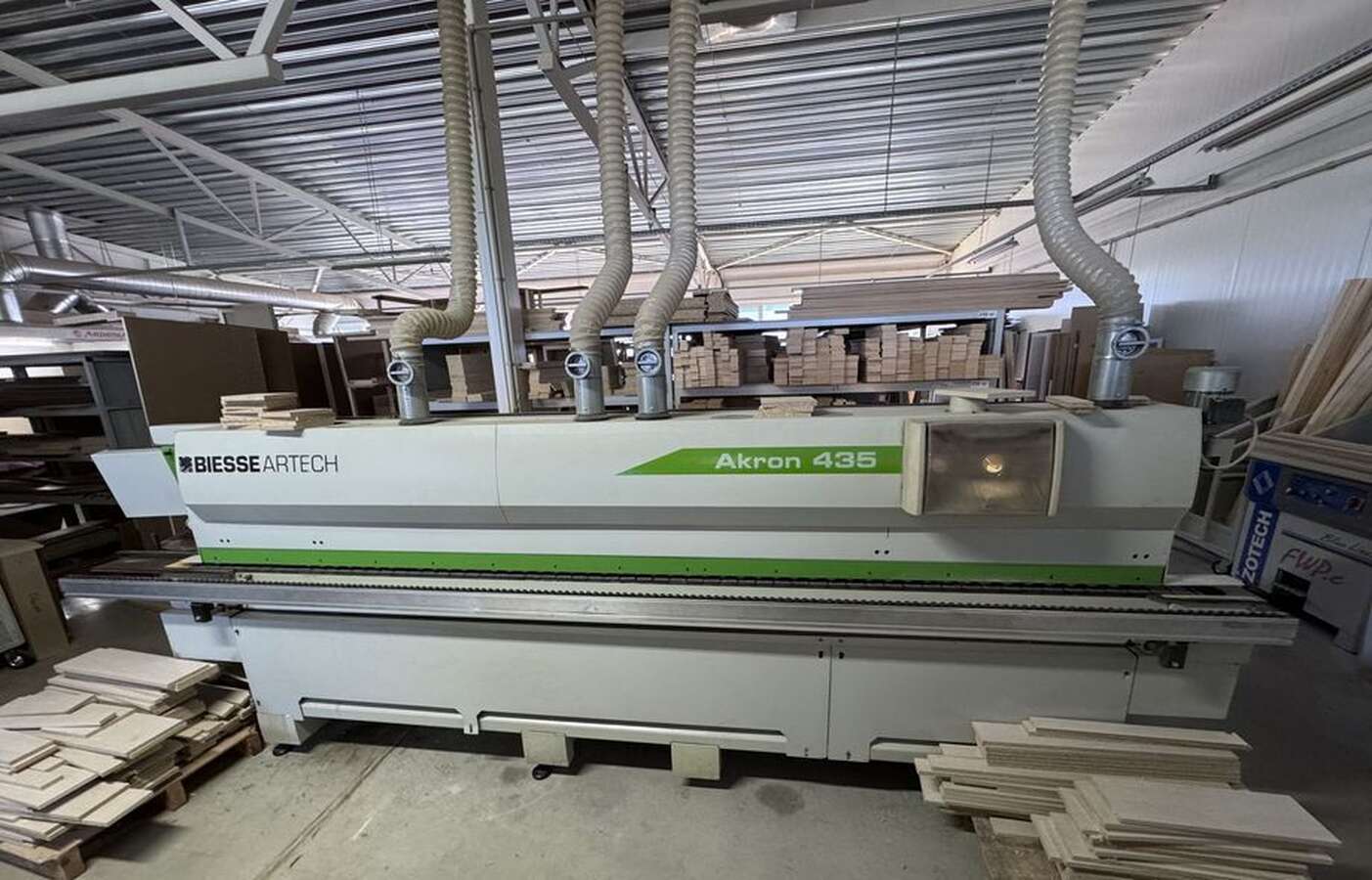 Кромкооблицовочный станок BIESSE AKRON 435