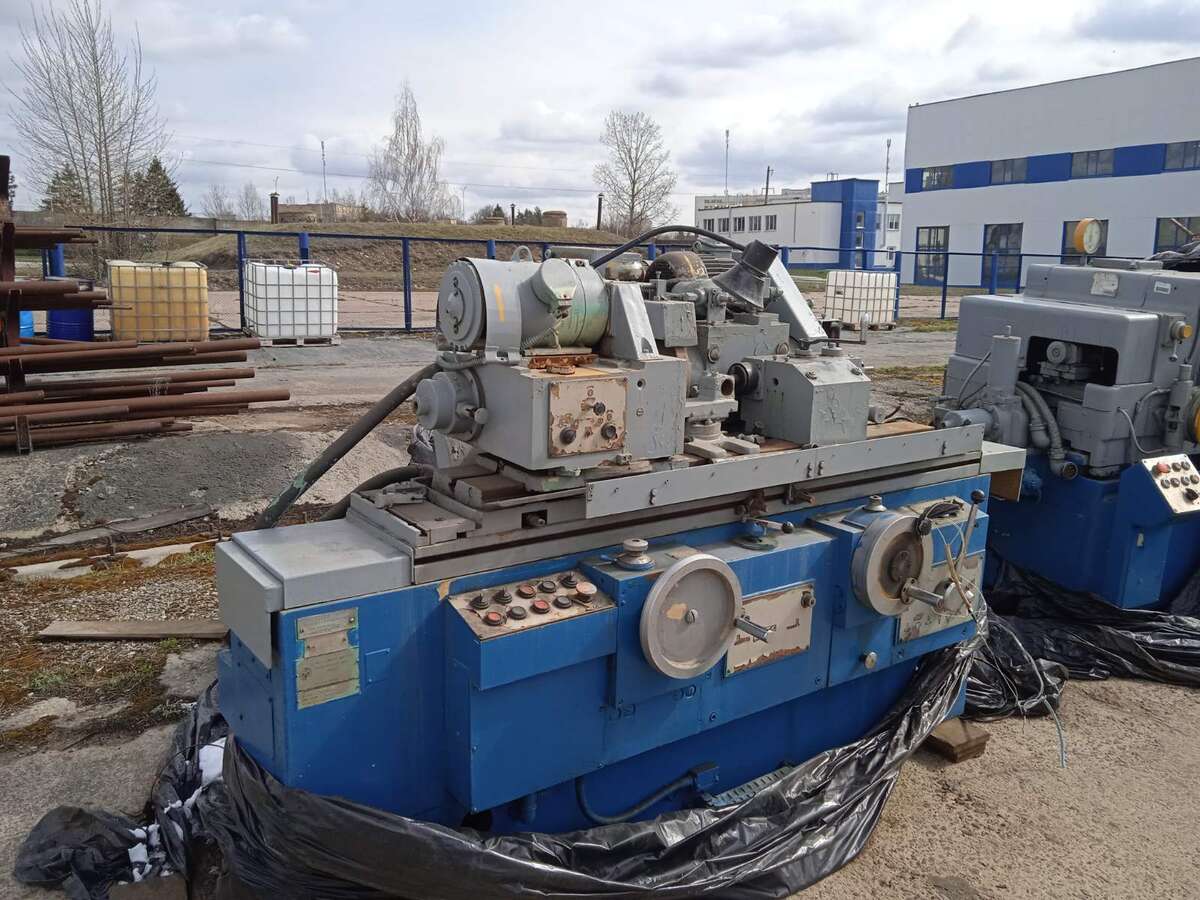 Круглошлифовальный станок 3С130В