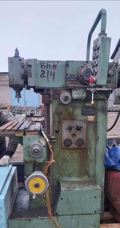 Фрезерный станок 6Б75В. С приспособлениями.