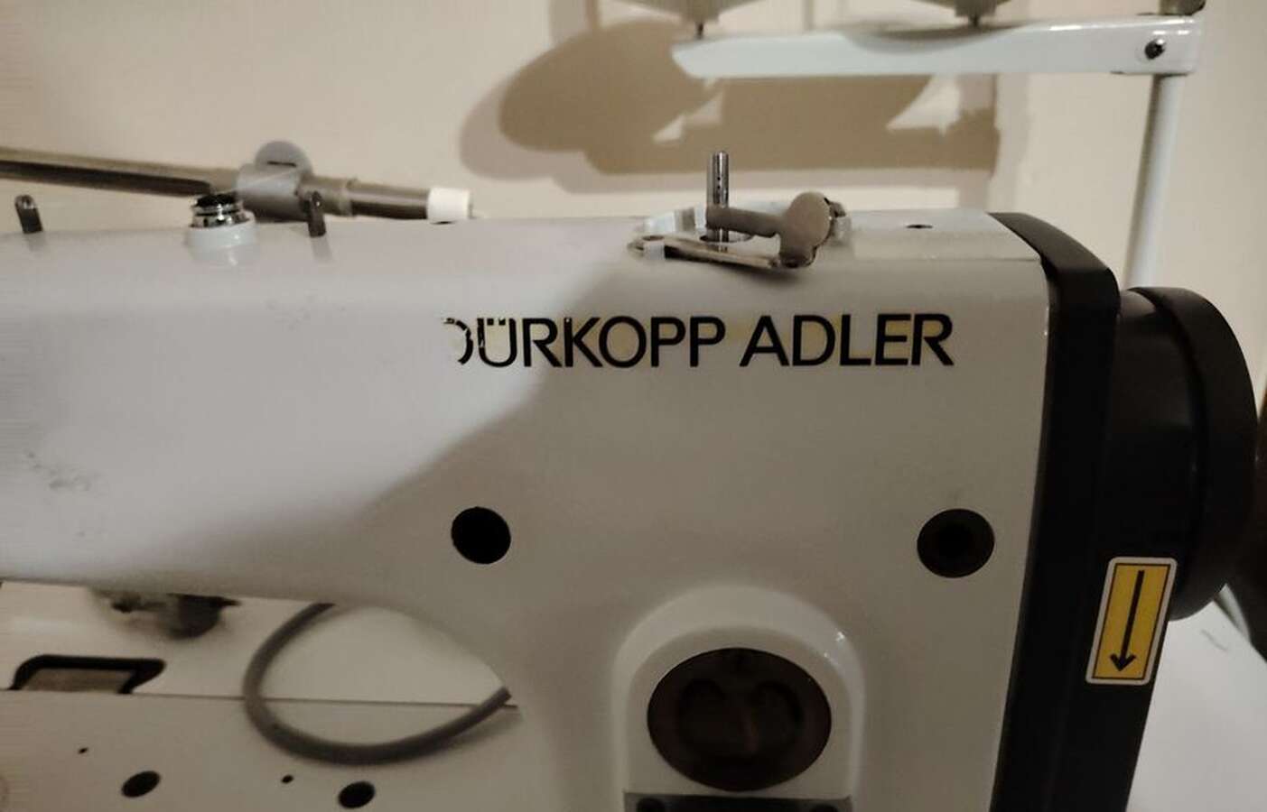 Машина швейная промышленная Durkopp Adler