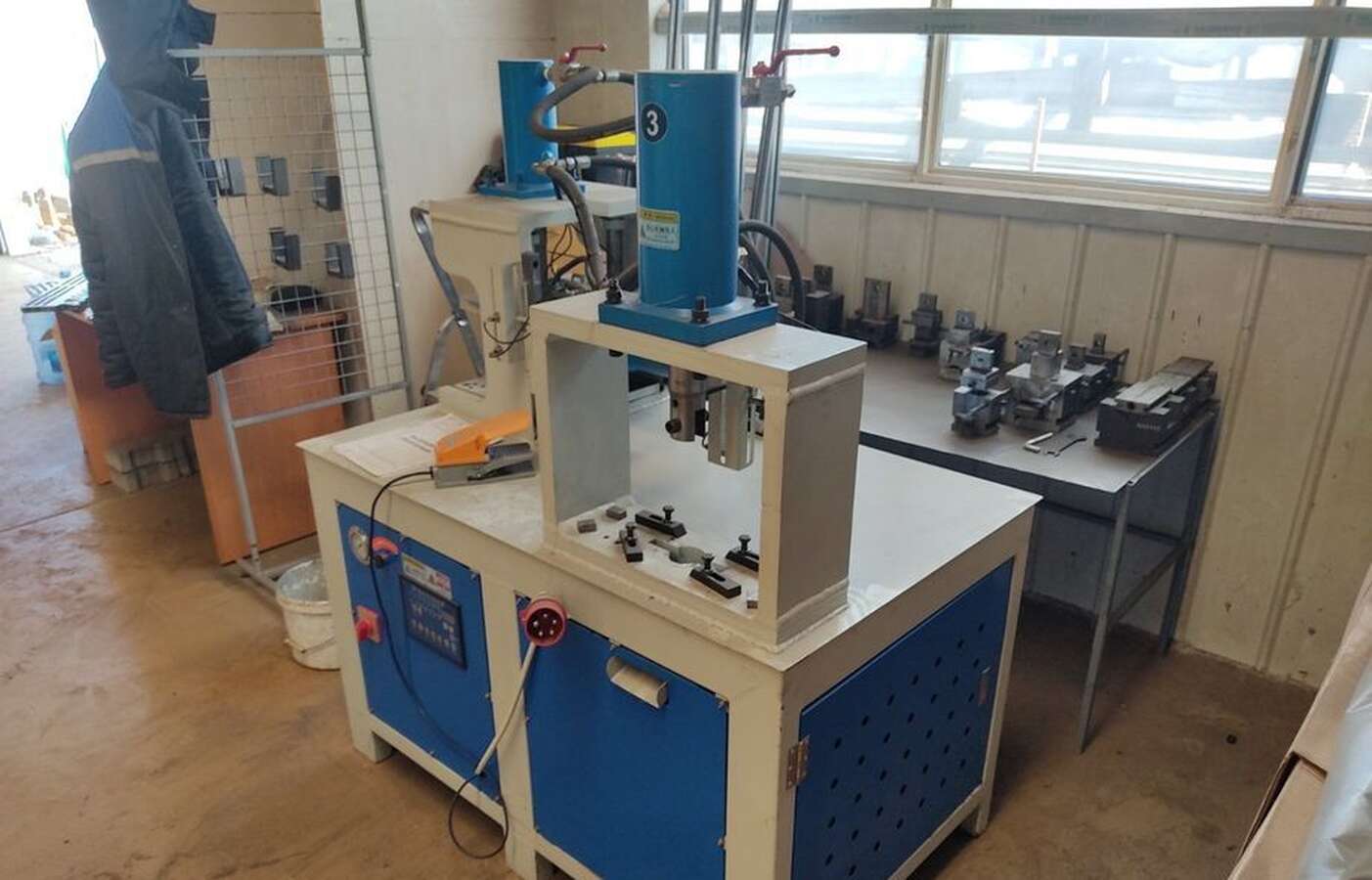 Гидравлическая вырубная машина MT-100+140