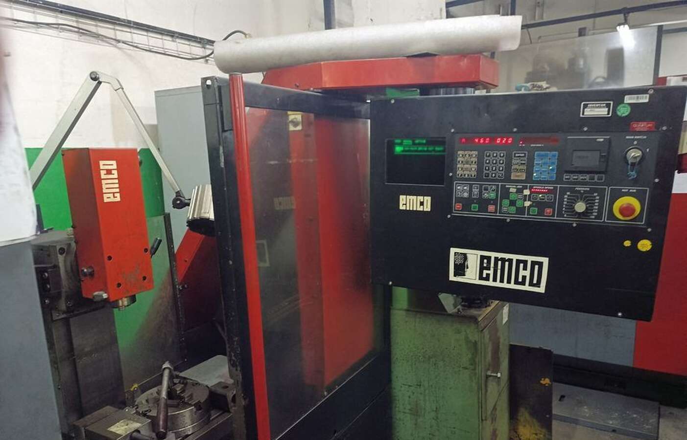 Фрезерный станок с ЧПУ EMCO FB 3+2