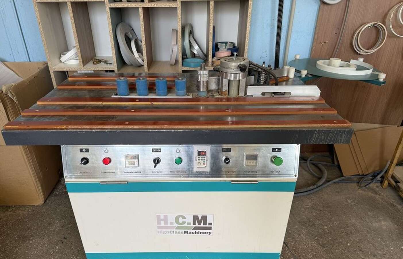 Кромкооблицовочный станок HCM