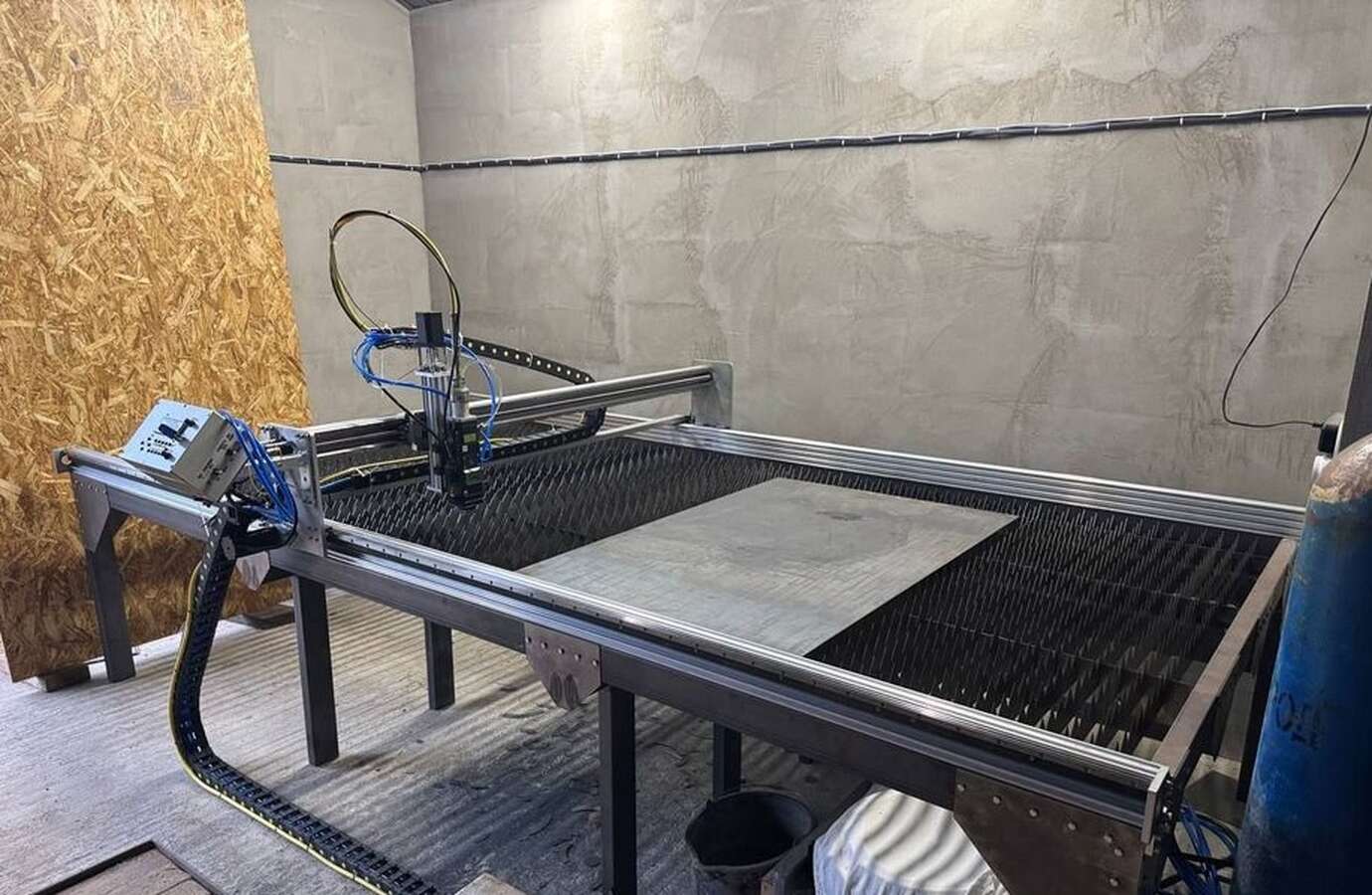 Станок для лазерной резки металла 1500W