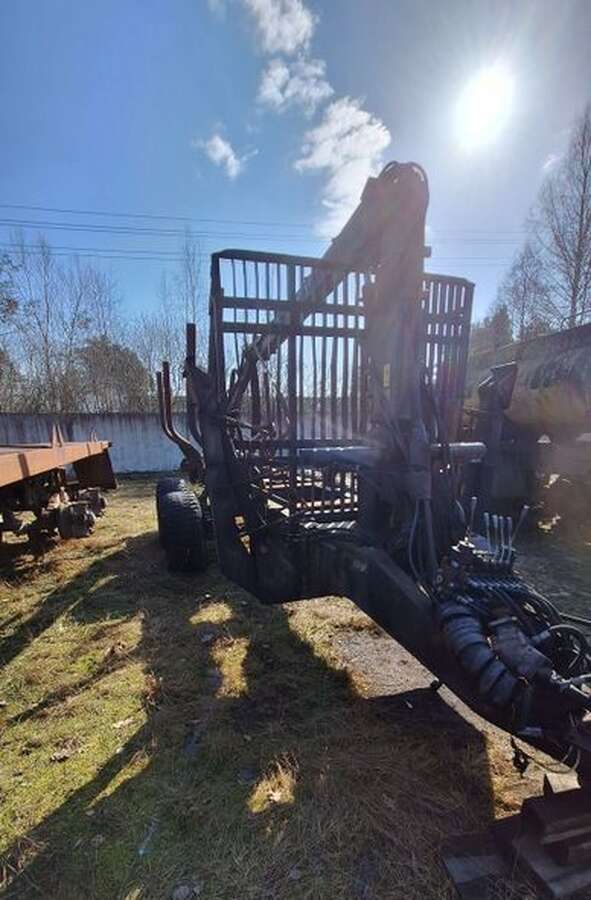 Полуприцеп Forestry Crane Primero 3967