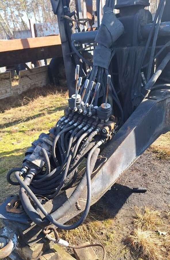 Полуприцеп Forestry Crane Primero 3967