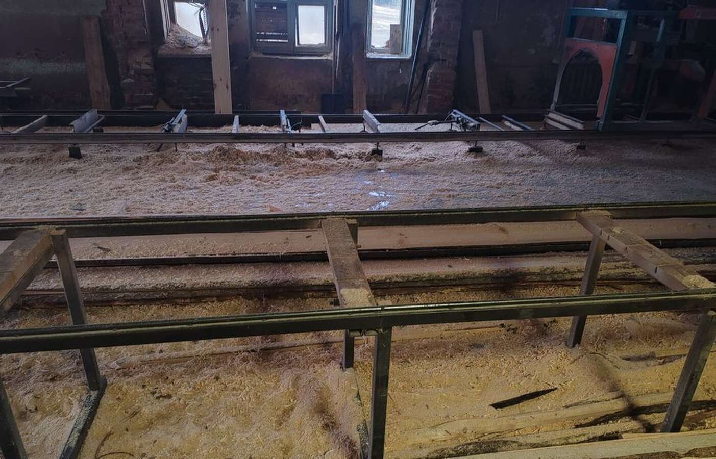 Кромкообрезной станок по дереву