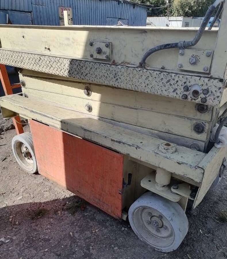 Подъемник ножничный  JLG 1932 E