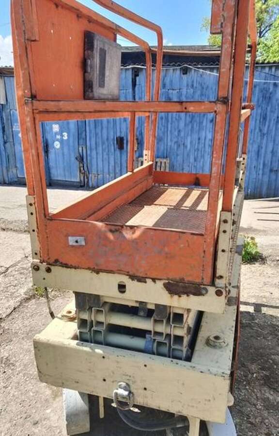 Подъемник ножничный  JLG 1932 E