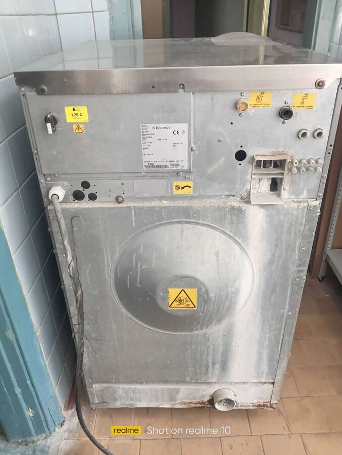 Промышленная стиральная машина Electrolux W3130N