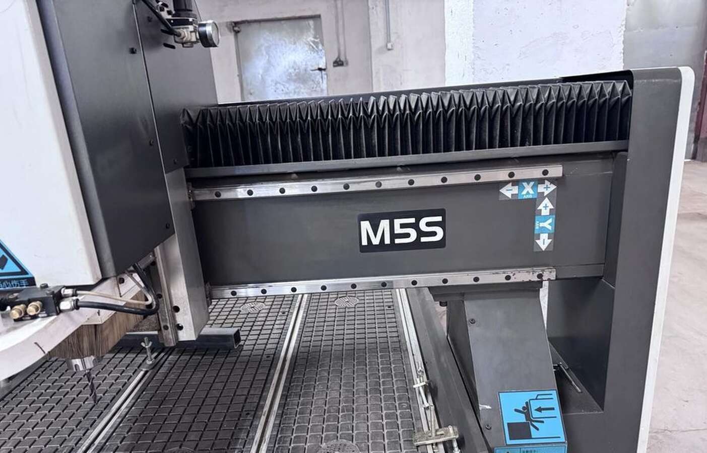 Фрезерный станок с ЧПУ Jinan missile М5S cnc