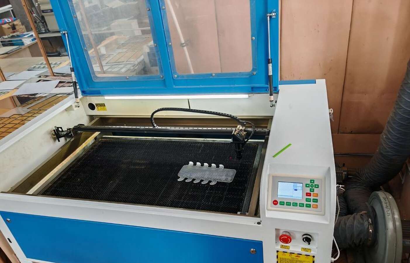 Лазерный станок CO2