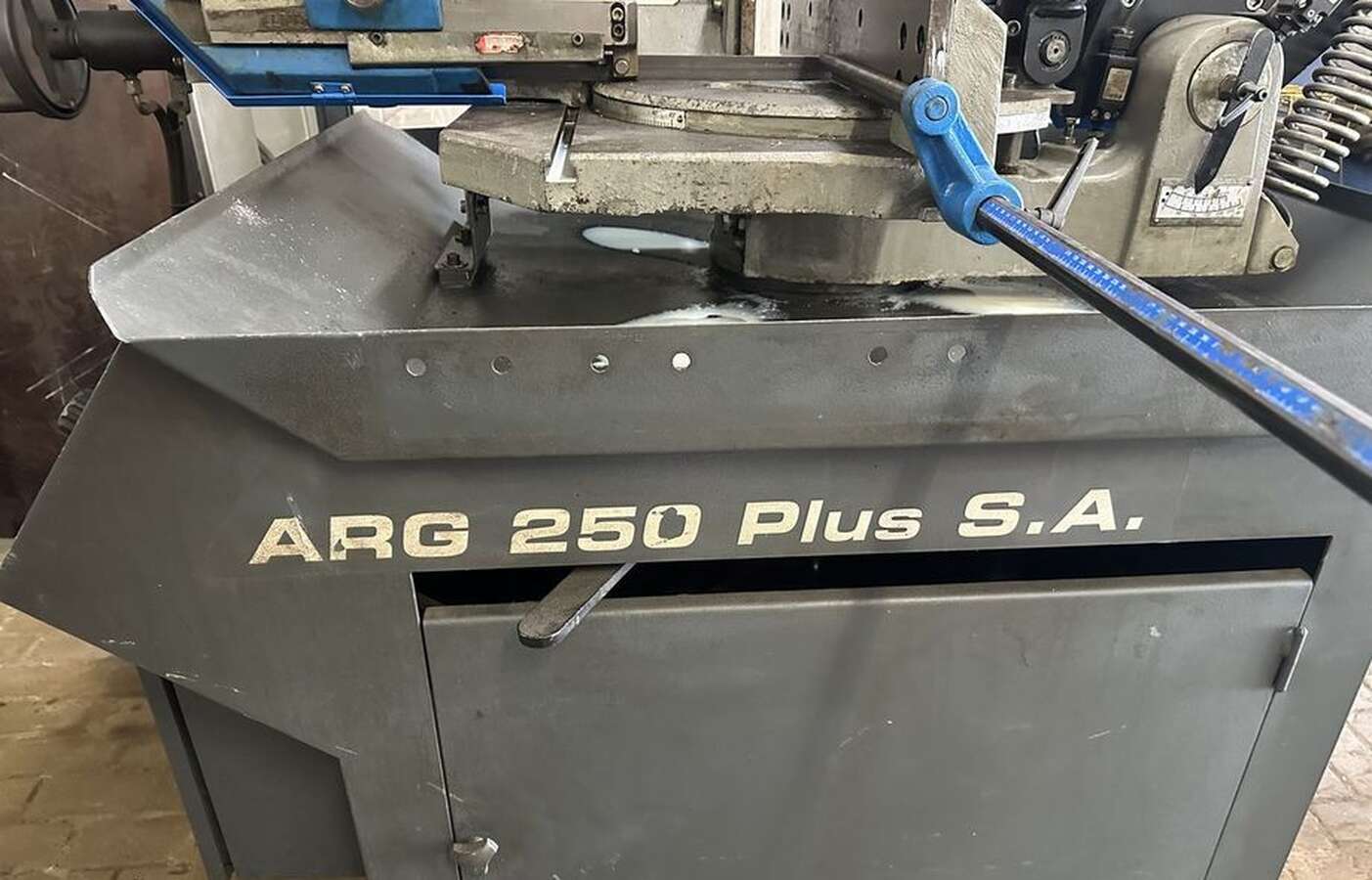 Ленточнопильный станок PILOUS ARG 250 Plus