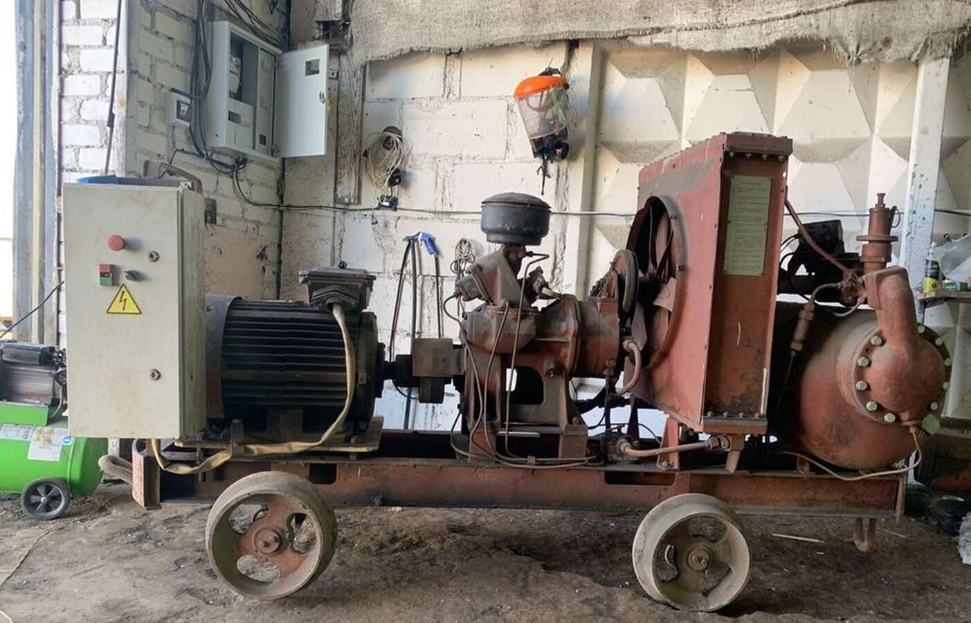 Компрессор винтовой ЗИФ -5,5 ШВ