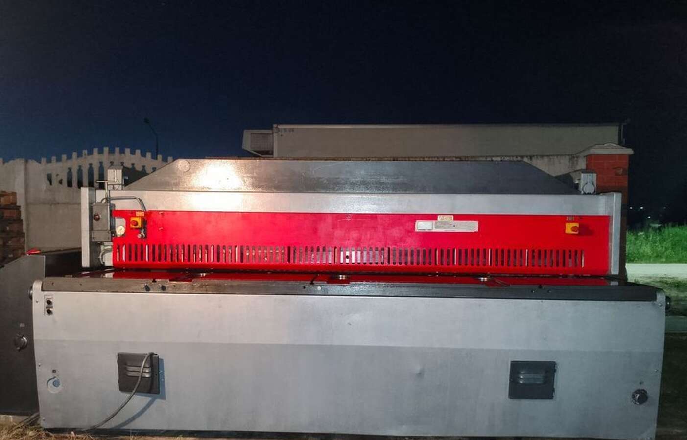 Гидравлические гильотинные ножницы NTE 3150/6,3E