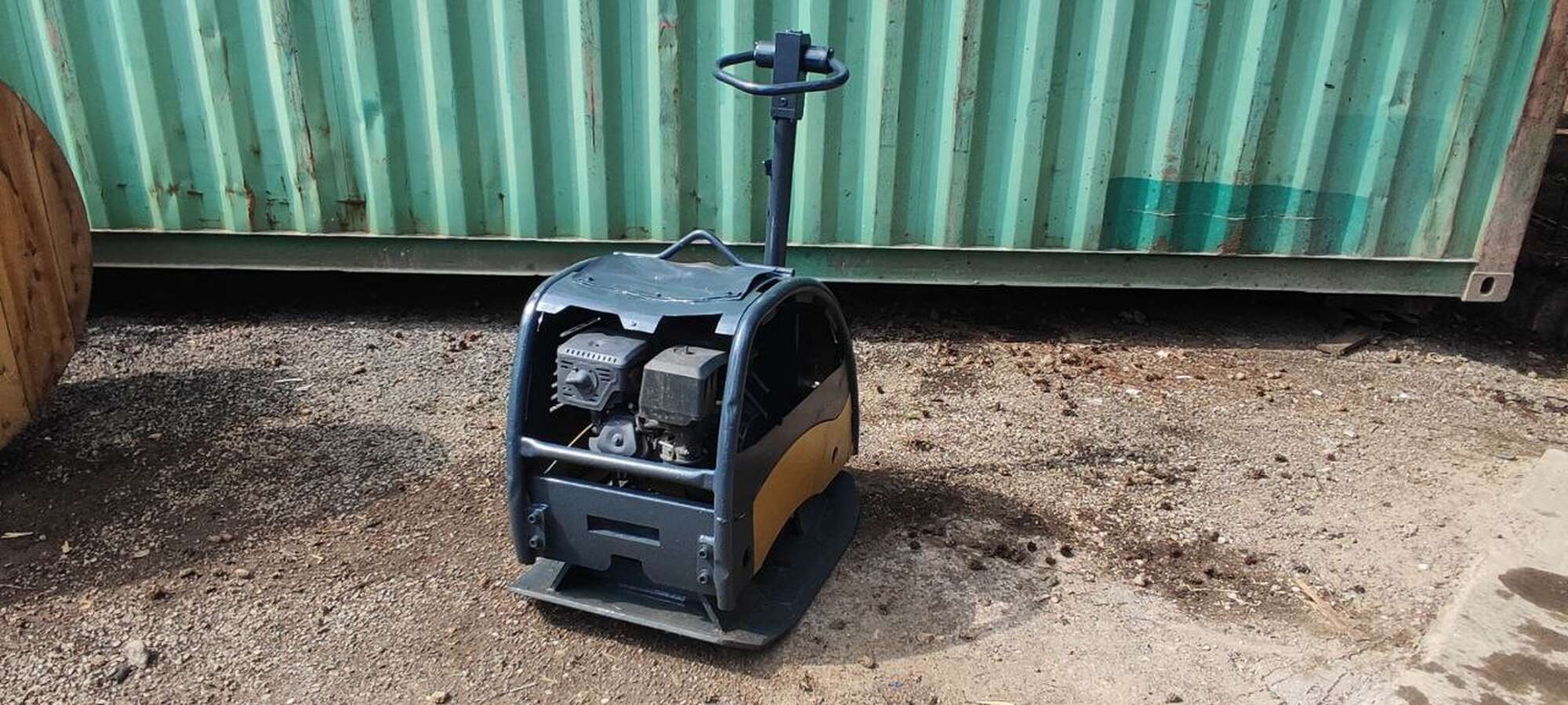 Виброплита бензиновая реверсивная Batmatic CR5570