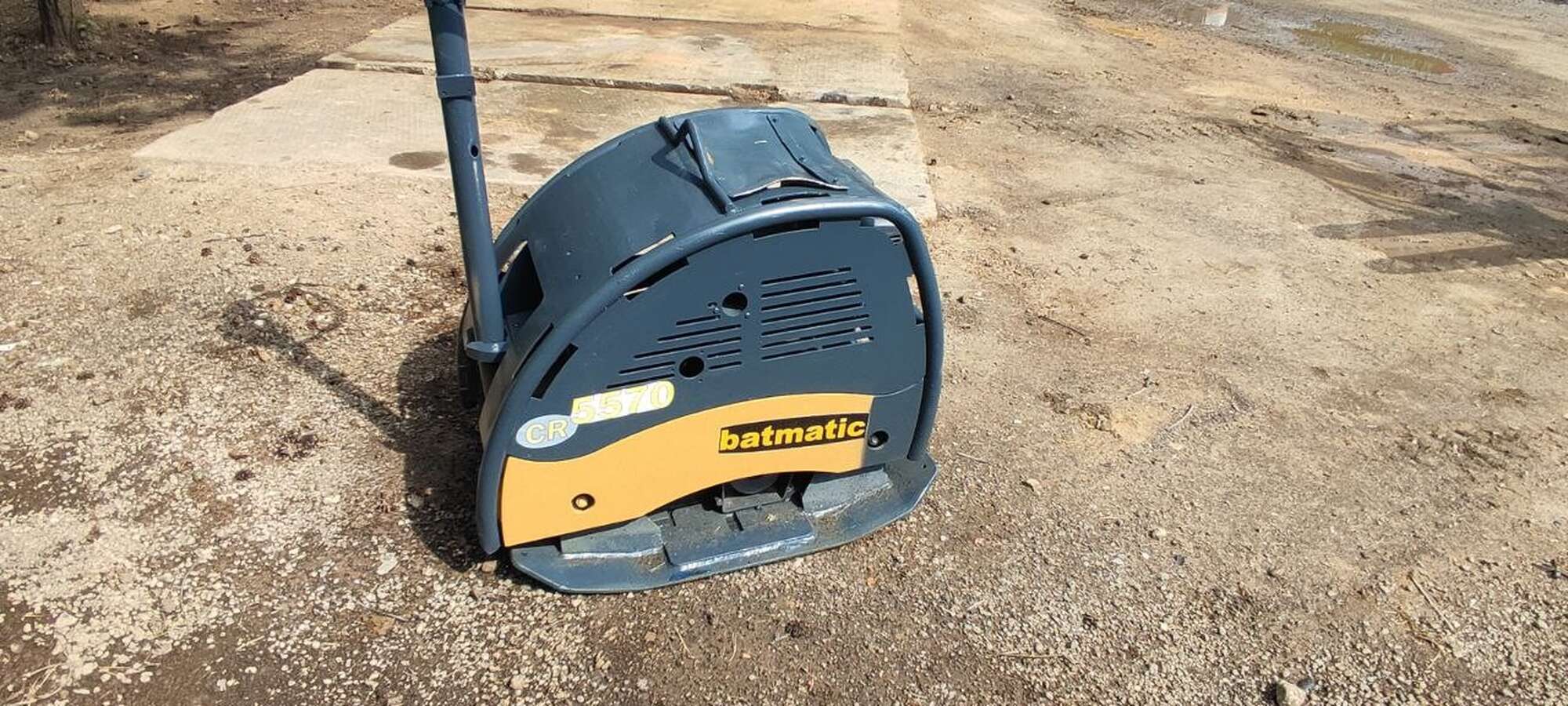 Виброплита бензиновая реверсивная Batmatic CR5570