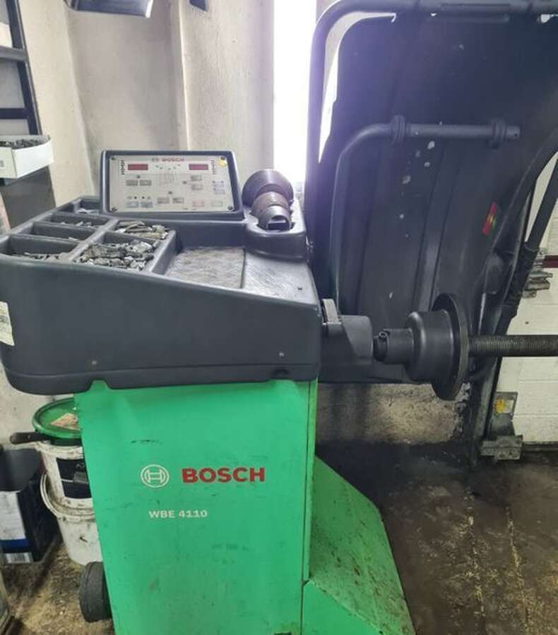 Балансировочный станок BOSCH WBE4110