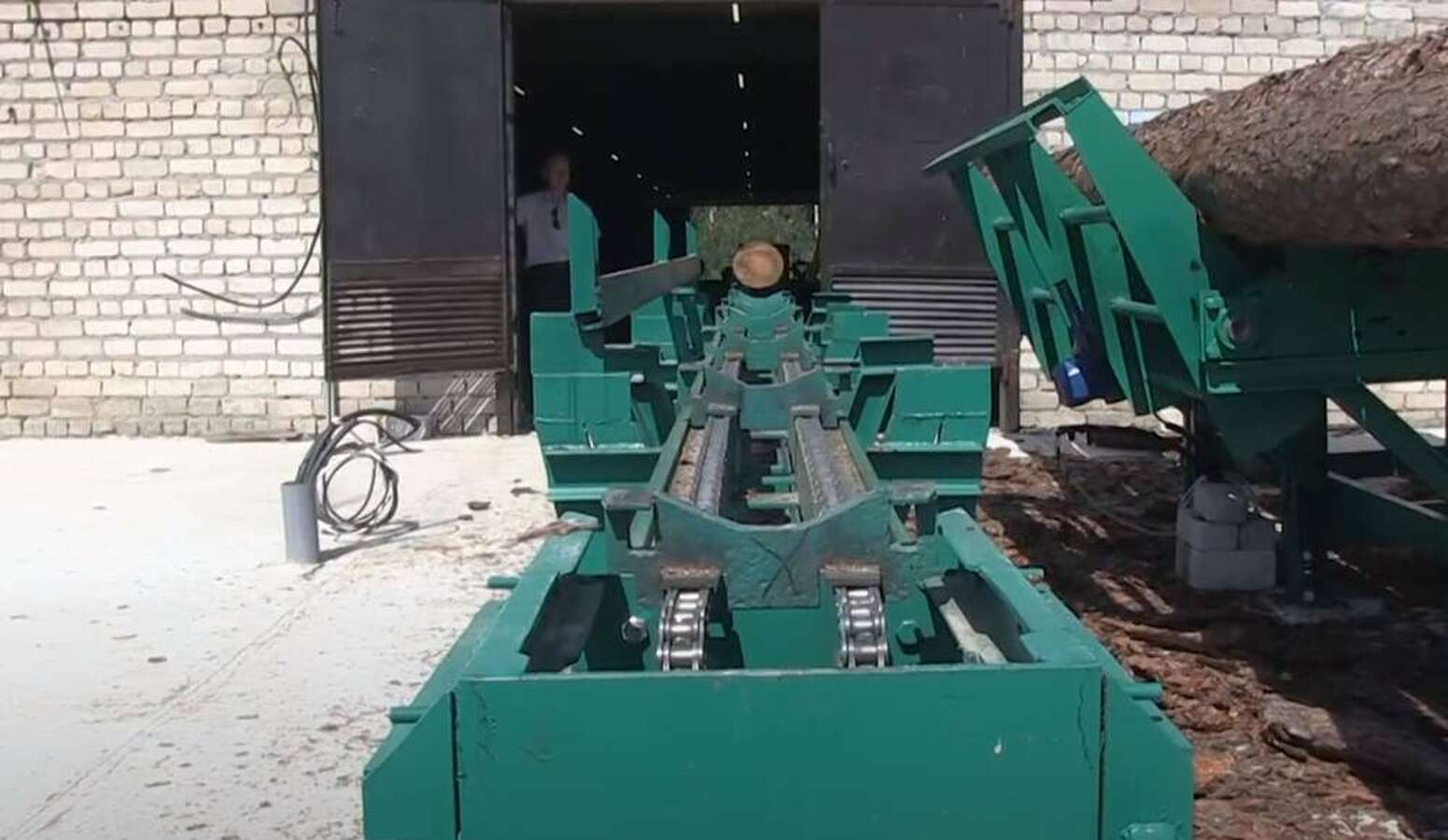 Накопительный стол для брёвен