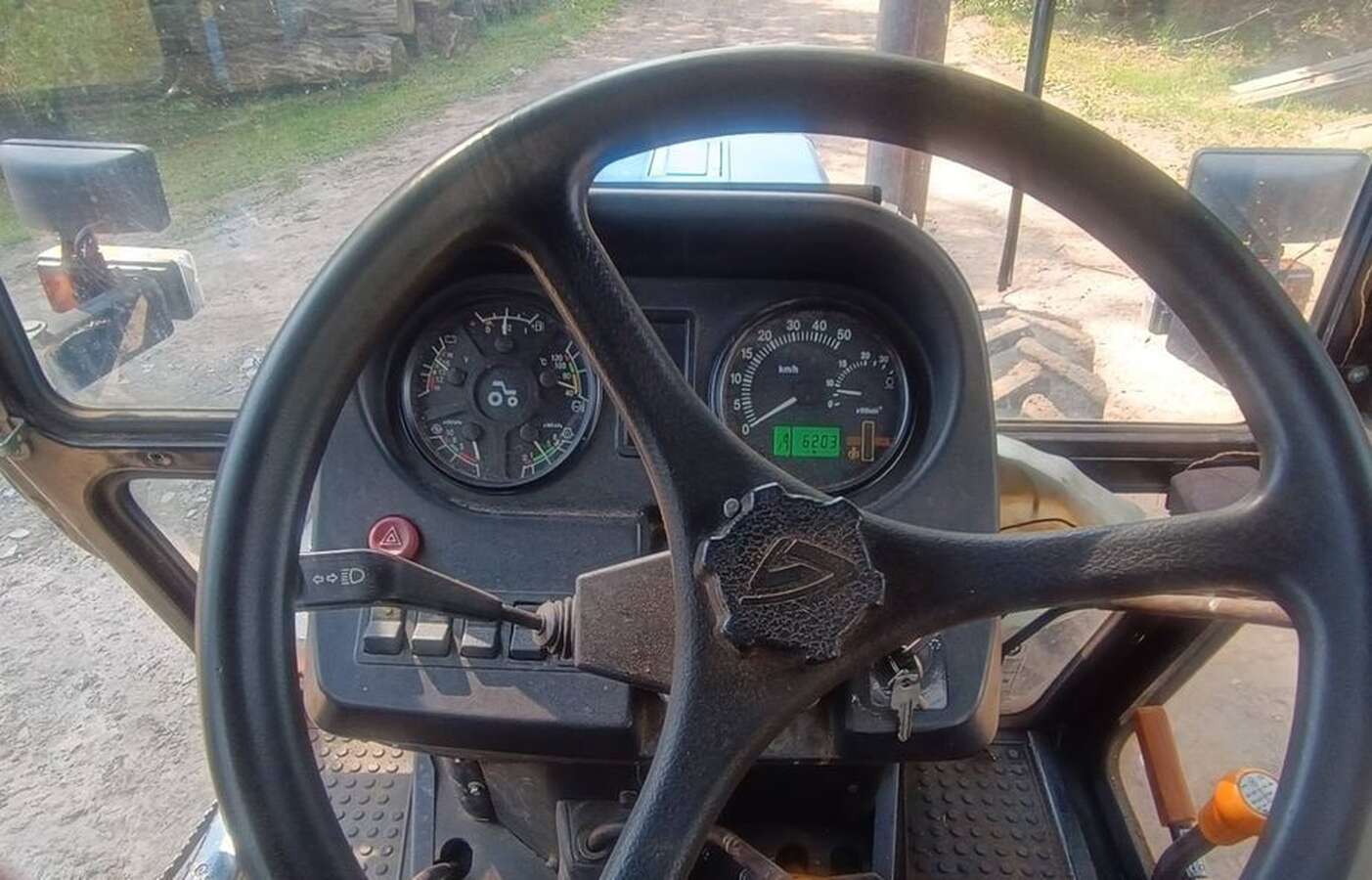 Трактор в сцепке МТЗ 892.2
