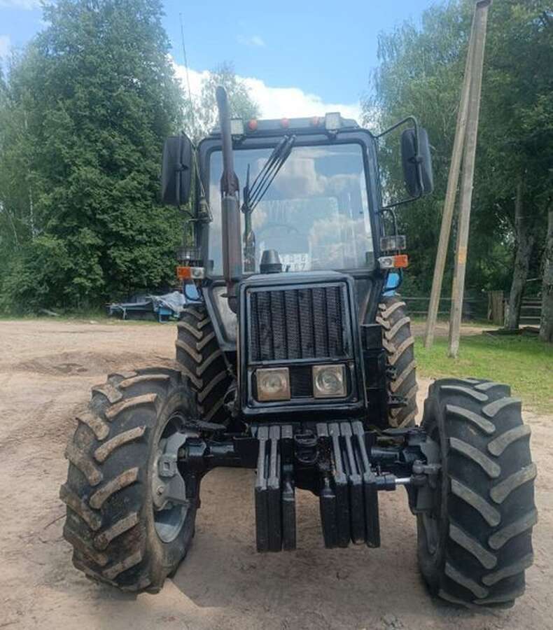 Трактор в сцепке МТЗ 892.2