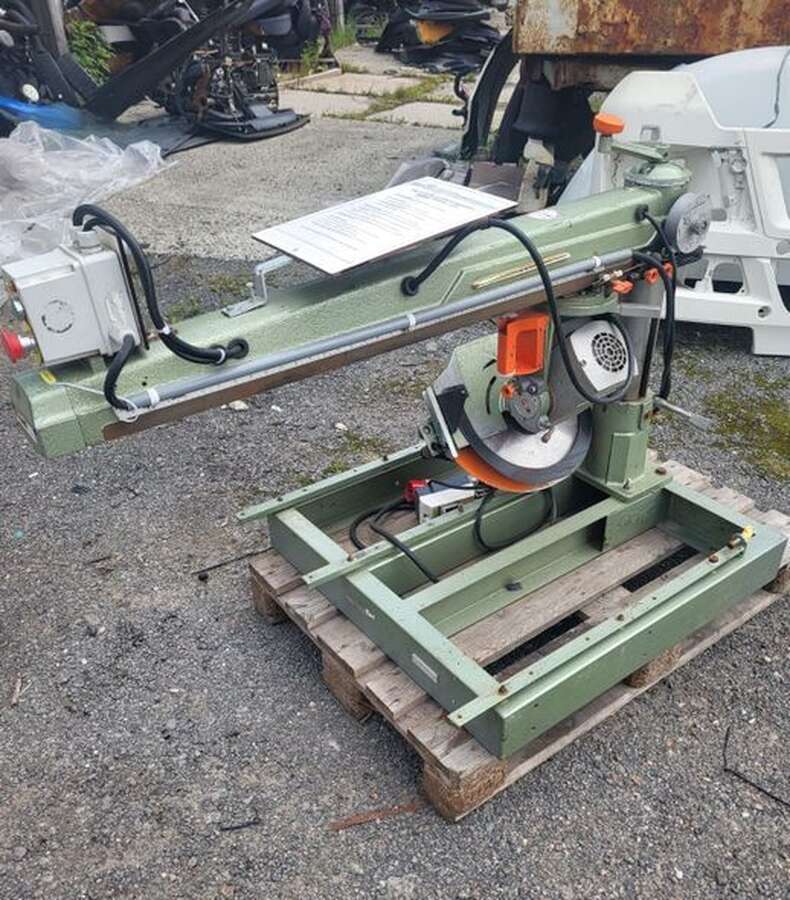 Пила радиальная DeWalt