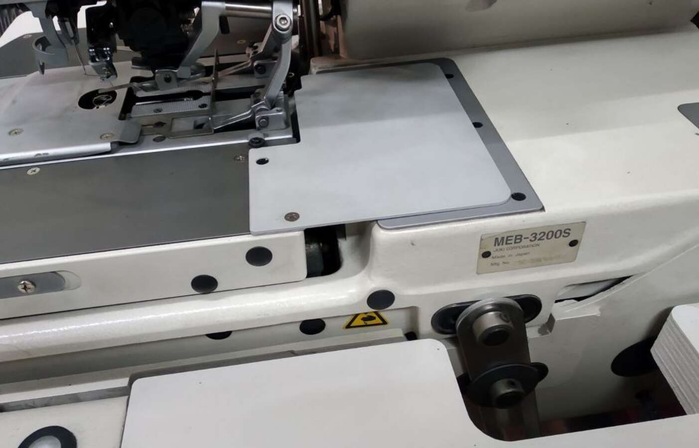 Петельная швейная машина Juki MEB-3200SS
