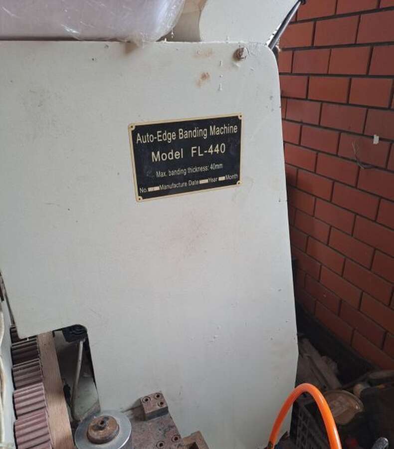Кромкооблицовочный станок FL-440