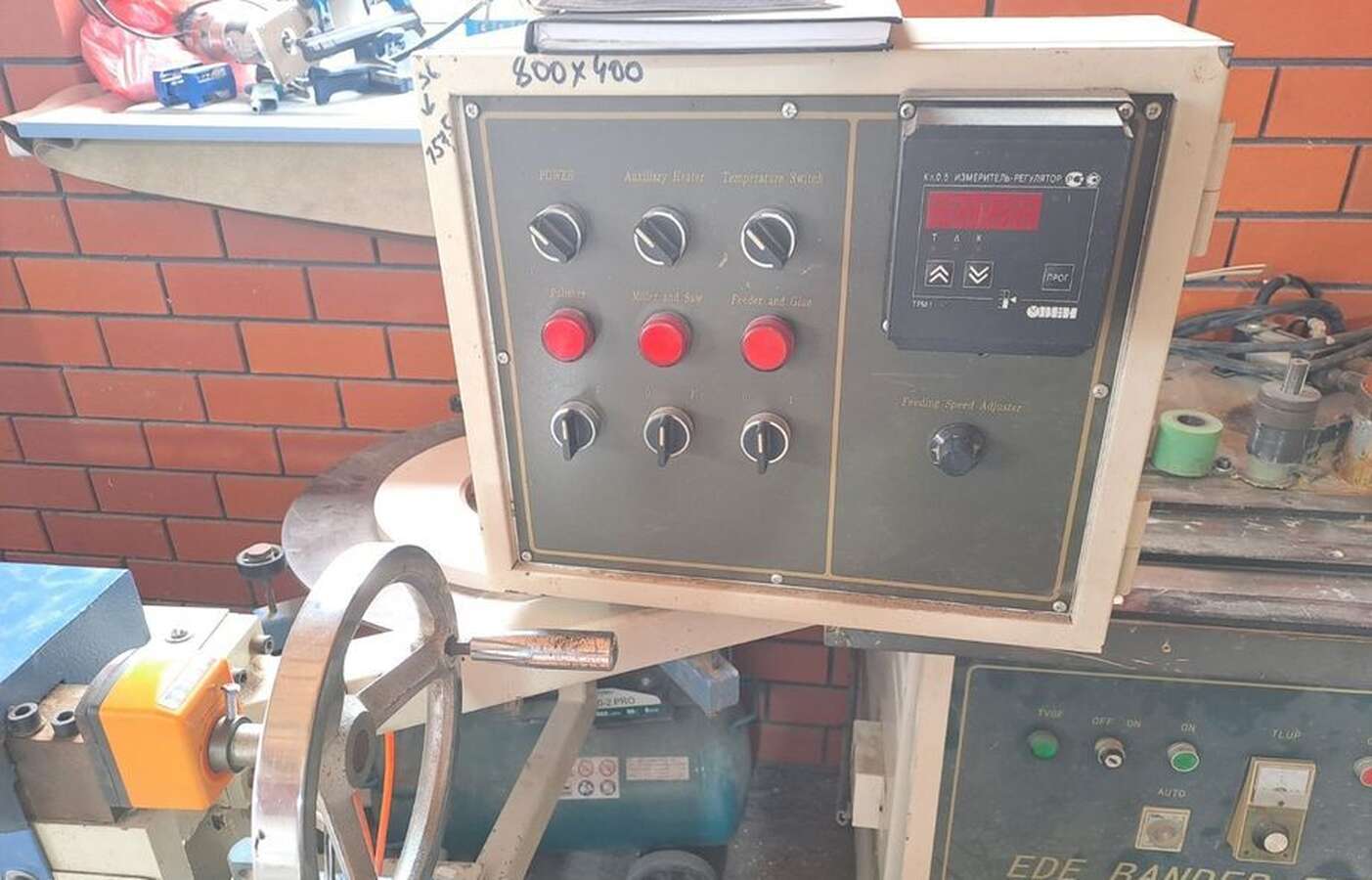 Кромкооблицовочный станок FL-440
