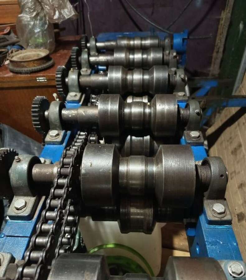 Станок для изготовления металлоштакетника