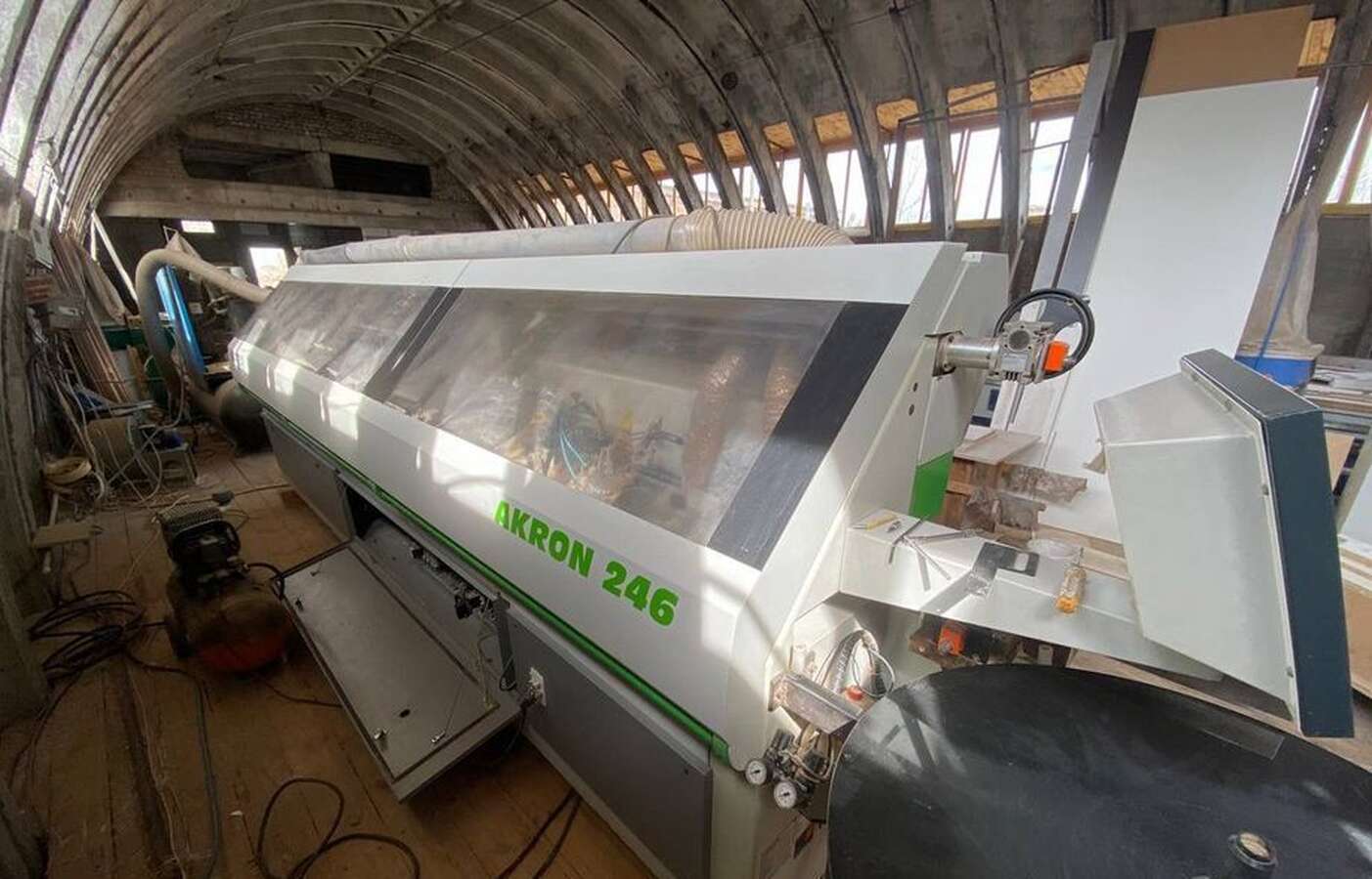 Станок кромкооблицовочный AKRON 246