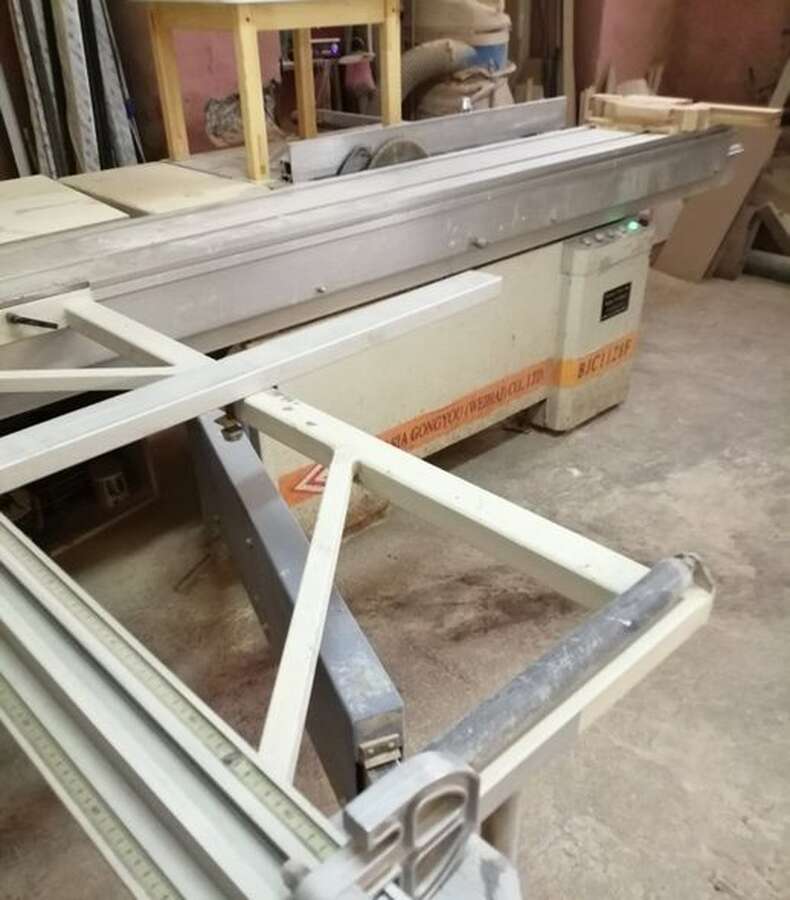 Форматно-раскроечный станок BJC-1128F