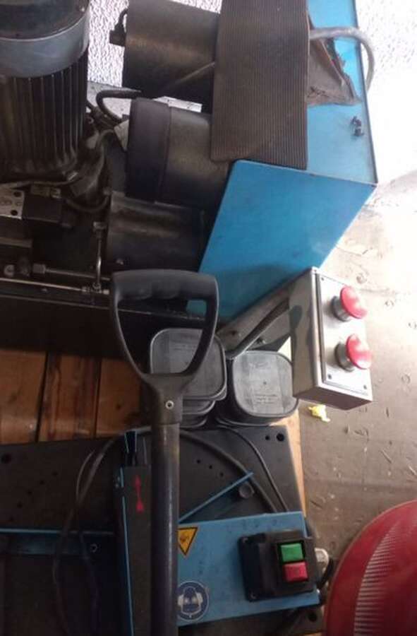 Опрессовочный станок Uniflex HM200
