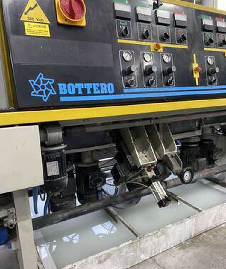 Станок для прямолинейной обработки стекла BOTTERO