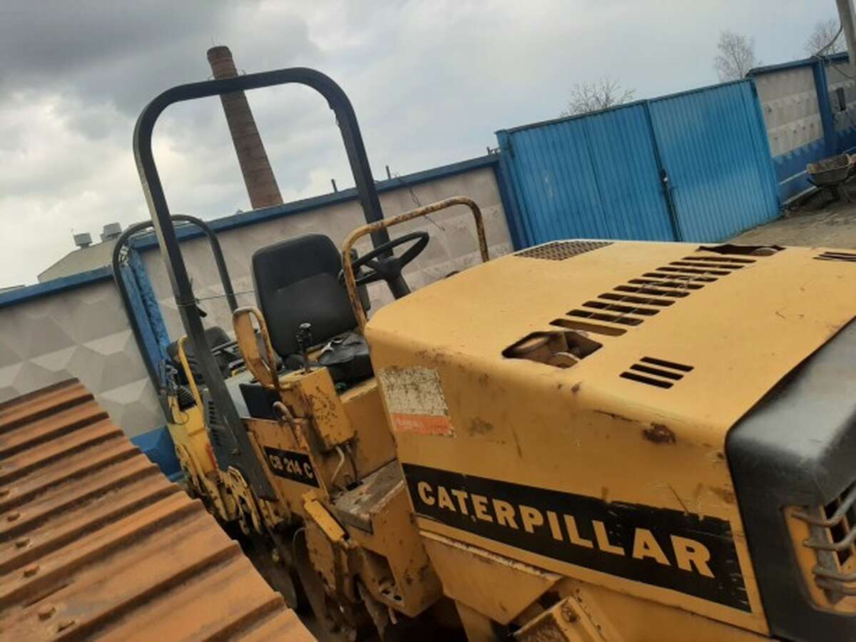 Каток Caterpillar CB 214 С