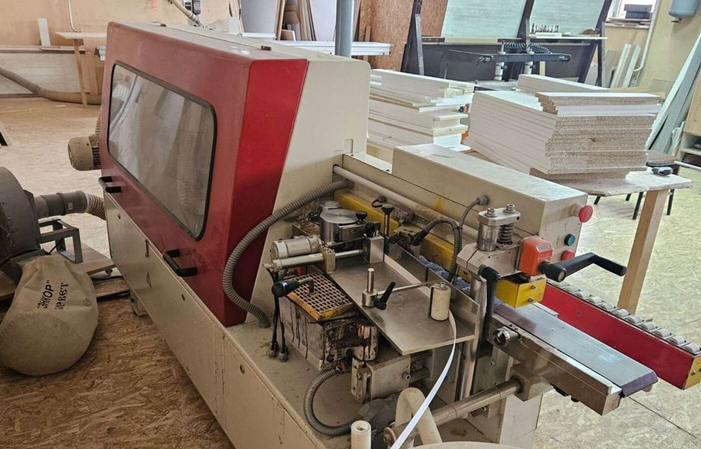 Кромкооблицовочный станок Cehisa EM-Pro 460