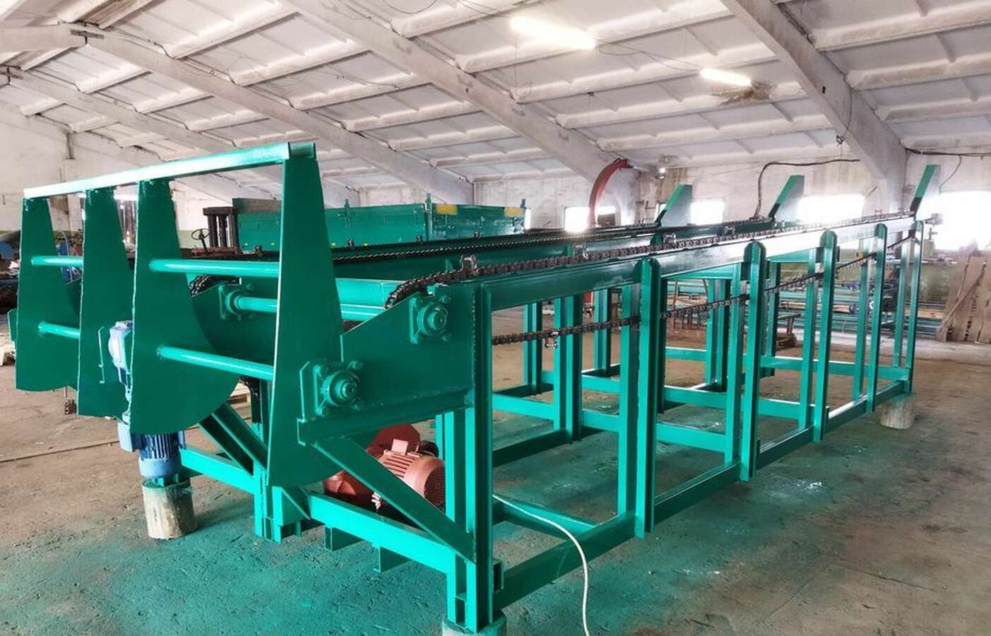 Накопительный стол для выдачи бревен