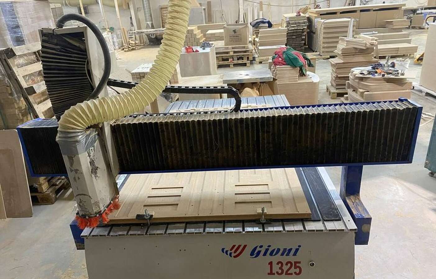 Фрезерный станок 1325 с ЧПУ Gioni