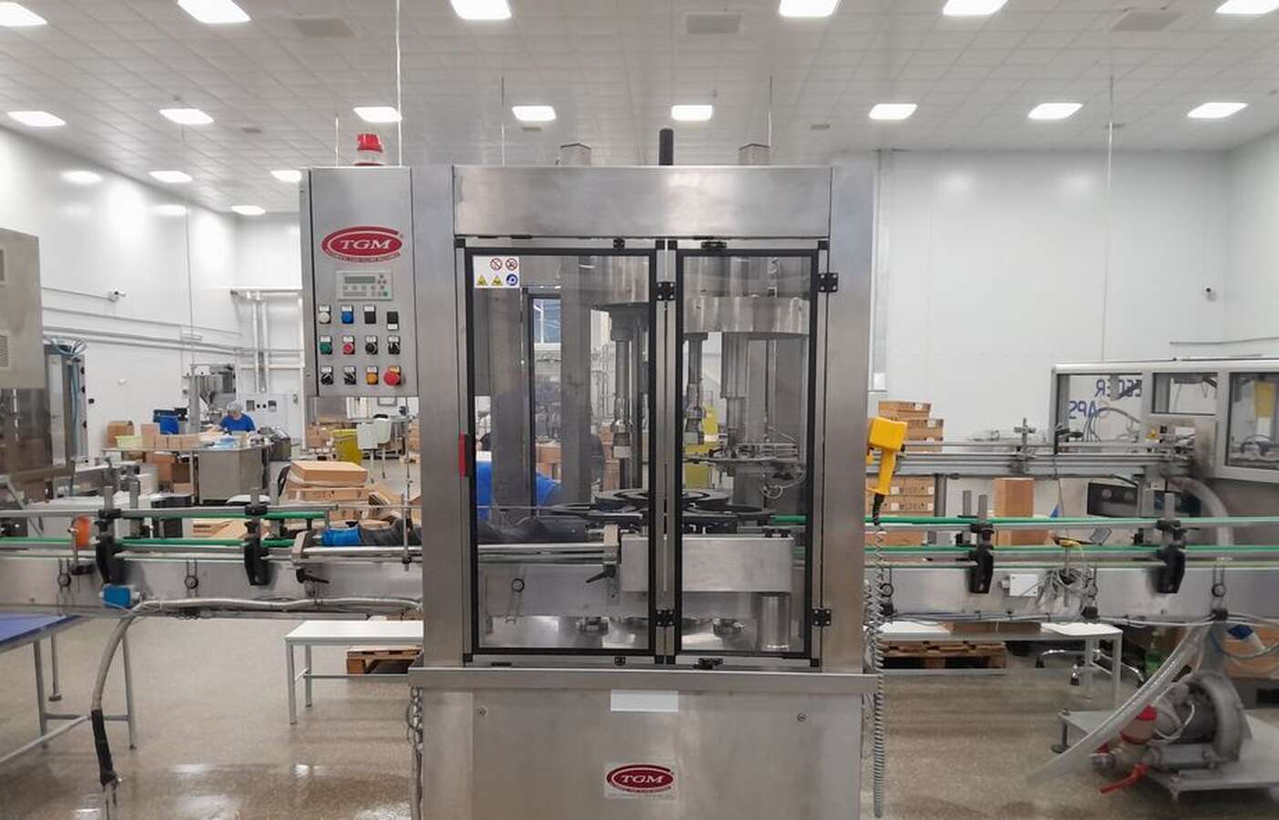 Линия разлива продукта, укупорки, этикетирования