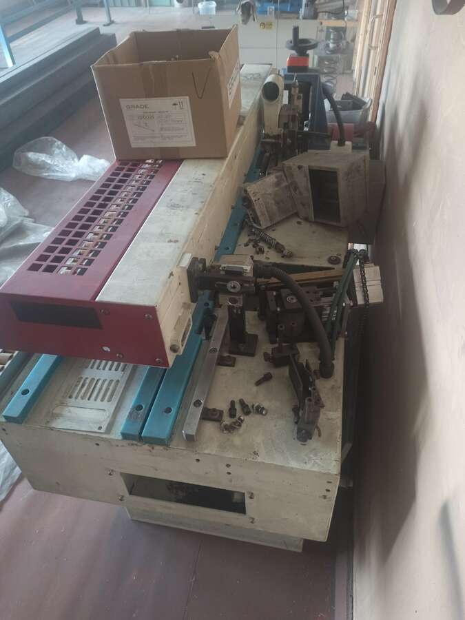 Кромкооблицовочный станок BJF-115