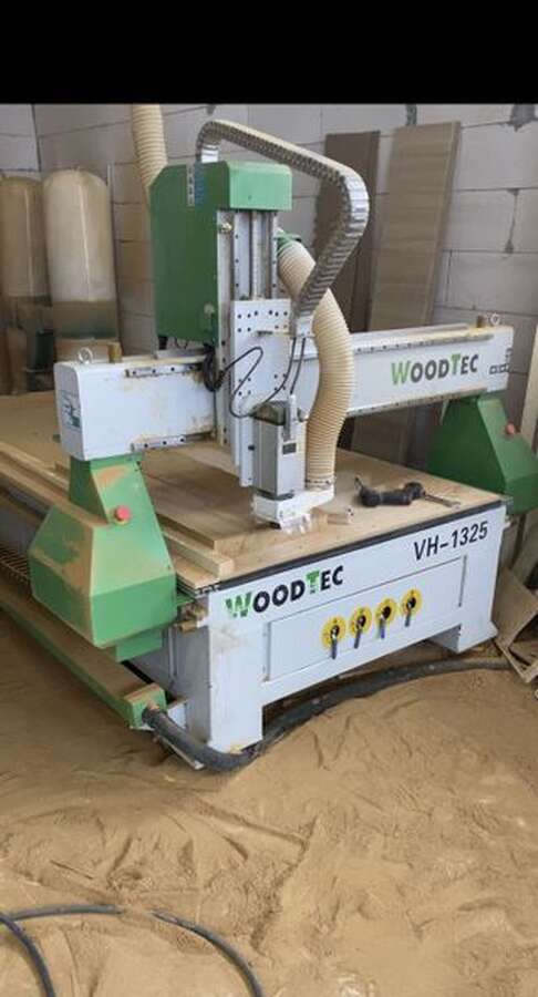 Фрезерно-гравировальный станок с ЧПУ WoodTec VH 1325
