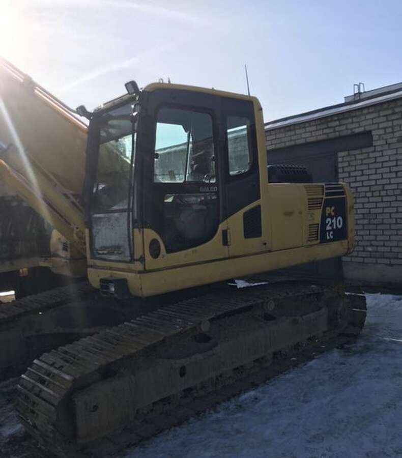 Экскаватор Komatsu PC210 LC
