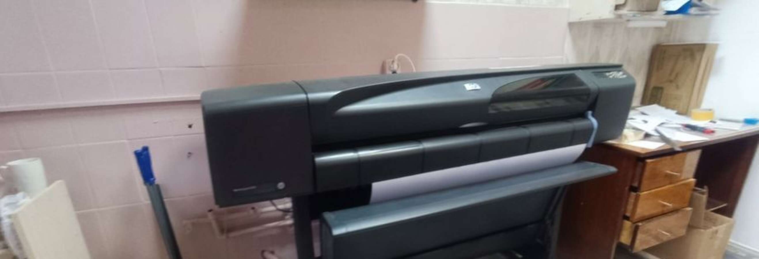 Плоттер с компьютером HP Designjet 800 (C7780B)