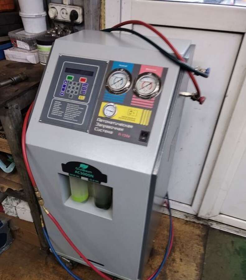 Установка для заправки автокондиционеров GRUNBAUM AC3000N