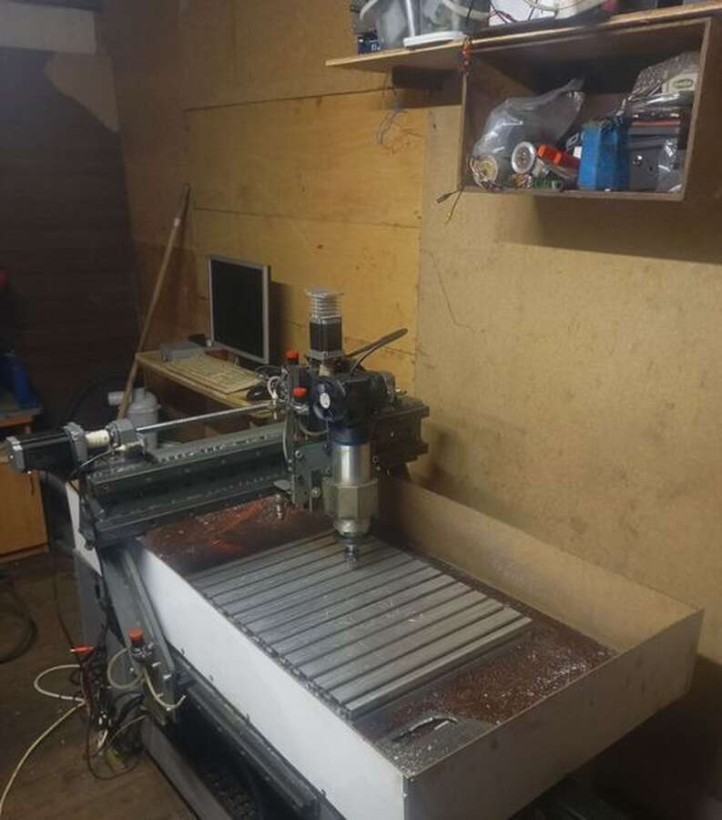 Фрезерный станок с ЧПУ по металлу