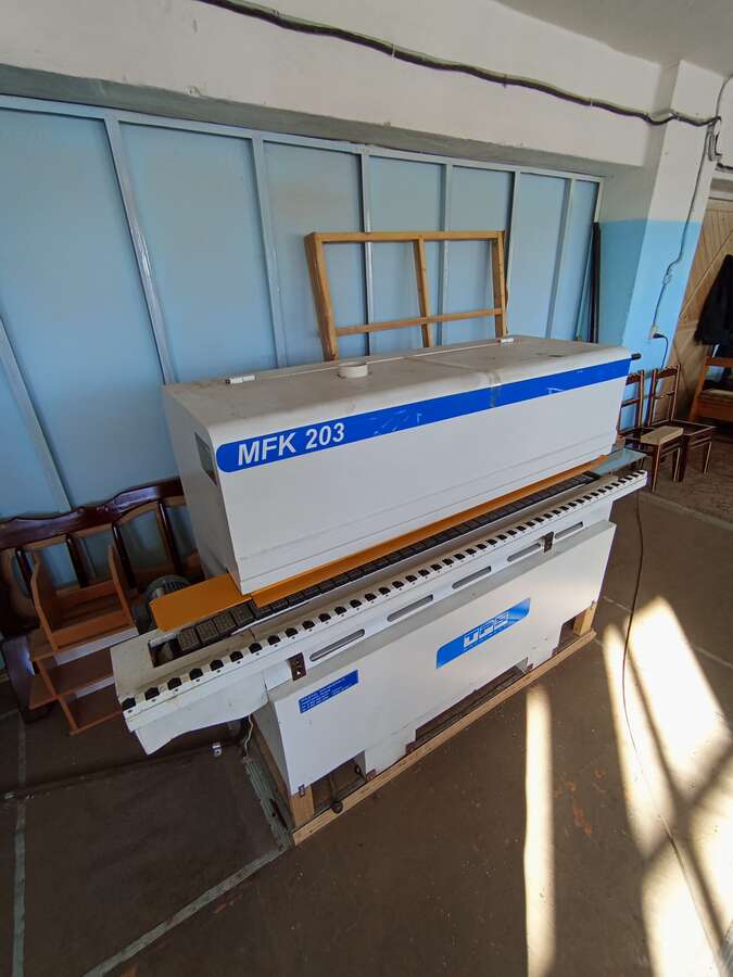 Кромкооблицовочный станок MFK 203