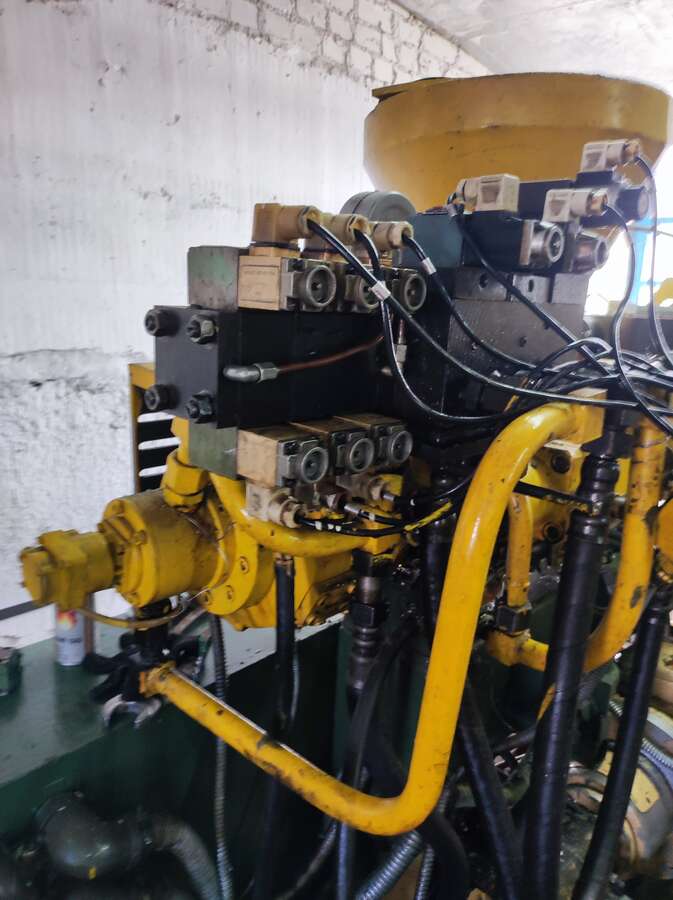 Термопластавтомат ДЕ330 Ф1 (3)