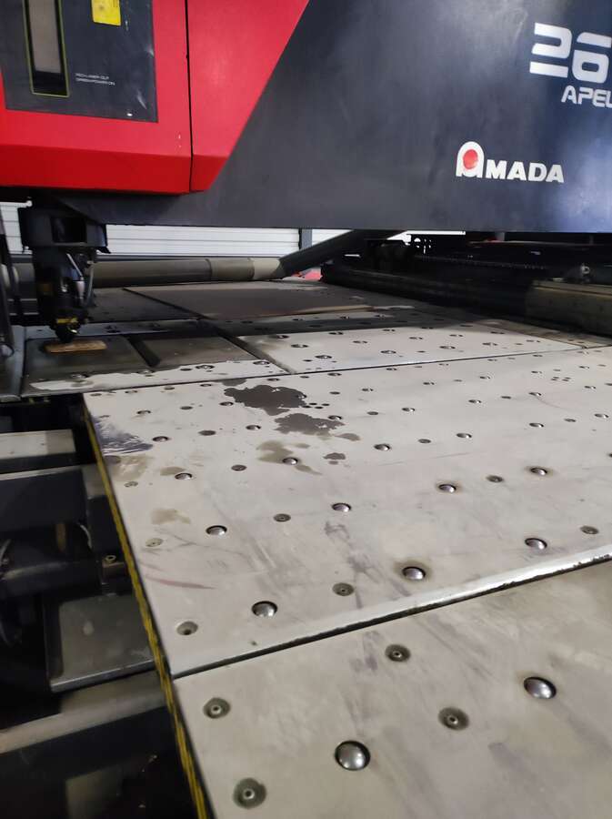 Система лазерной резки AMADA AP3-2610V